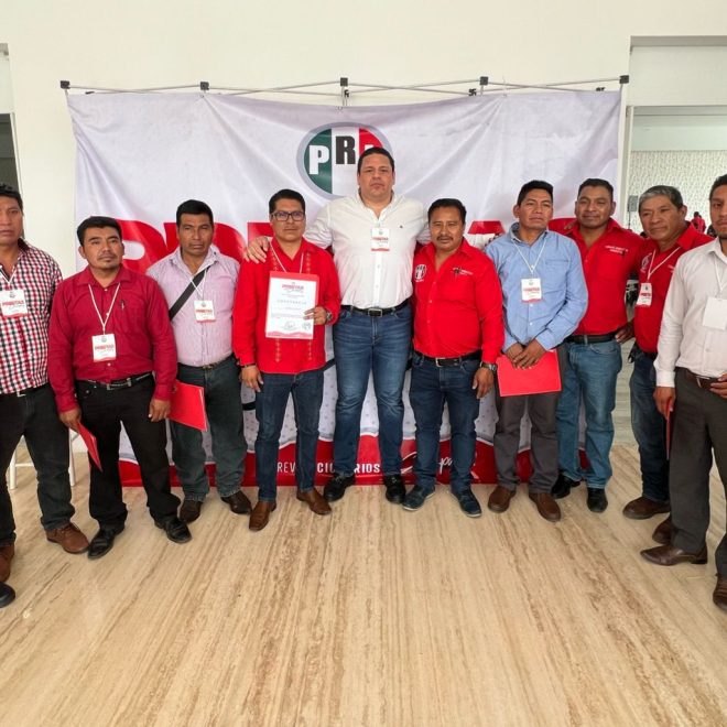 Entrega PRI constancias a candidatos a alcaldías y diputaciones locales
