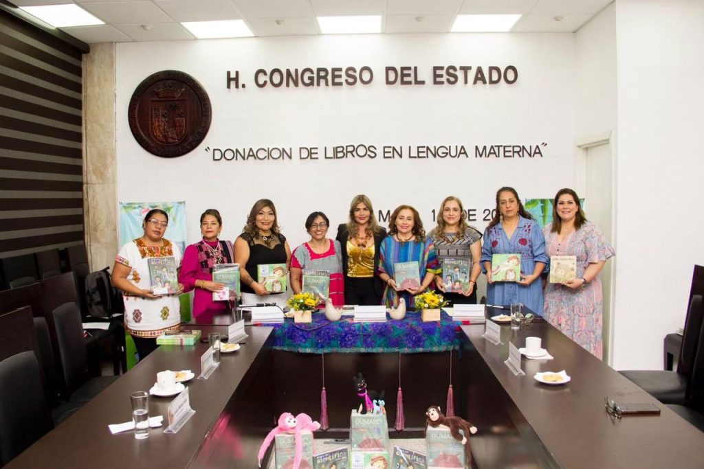 Congreso del Estado recibe donación de Libros en Lengua Materna