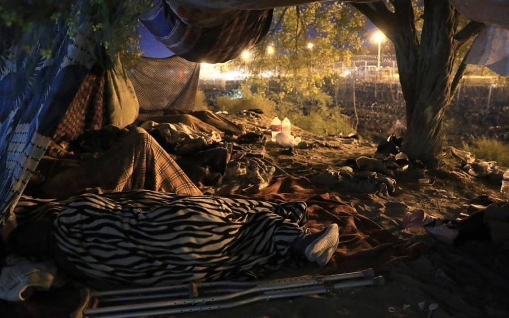 Migrantes acusan a la Guardia de Texas de dispararles mientras duermen del lado mexicano - El Heraldo de Chiapas