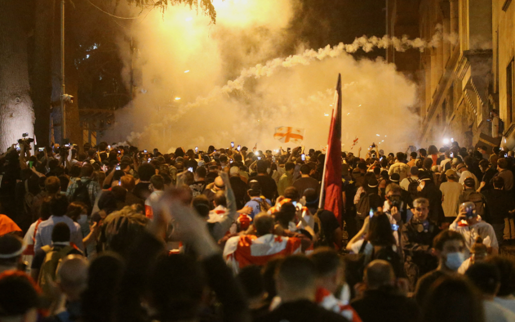Miles repudian en Georgia "ley rusa" sobre agentes extranjeros - El Heraldo de Chiapas