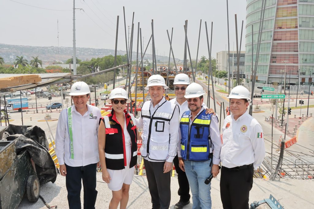 Obra del Paso a Desnivel de la Torre Chiapas lleva un 90 % de avance; Rutilio Escandón lo constata