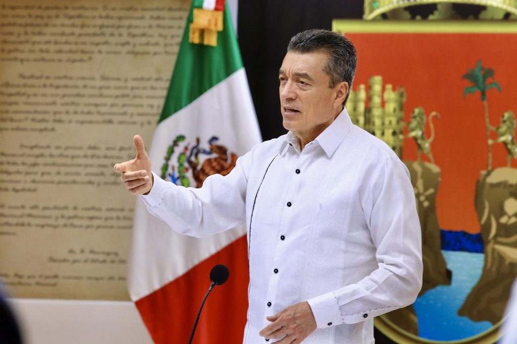 Aeronaves oficiales continúan con la atención de emergencias del pueblo, destaca Rutilio Escandón