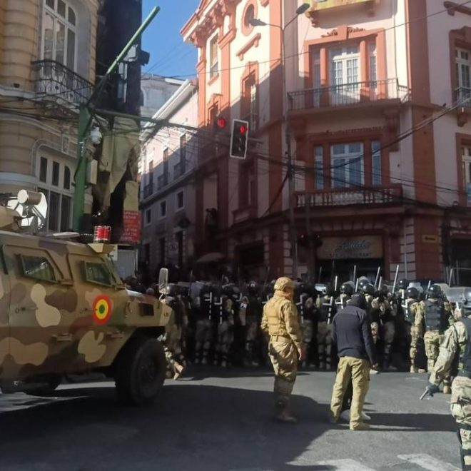 Ejército de Bolivia amenaza con tomar la sede de la presidencia - El Heraldo de Chiapas