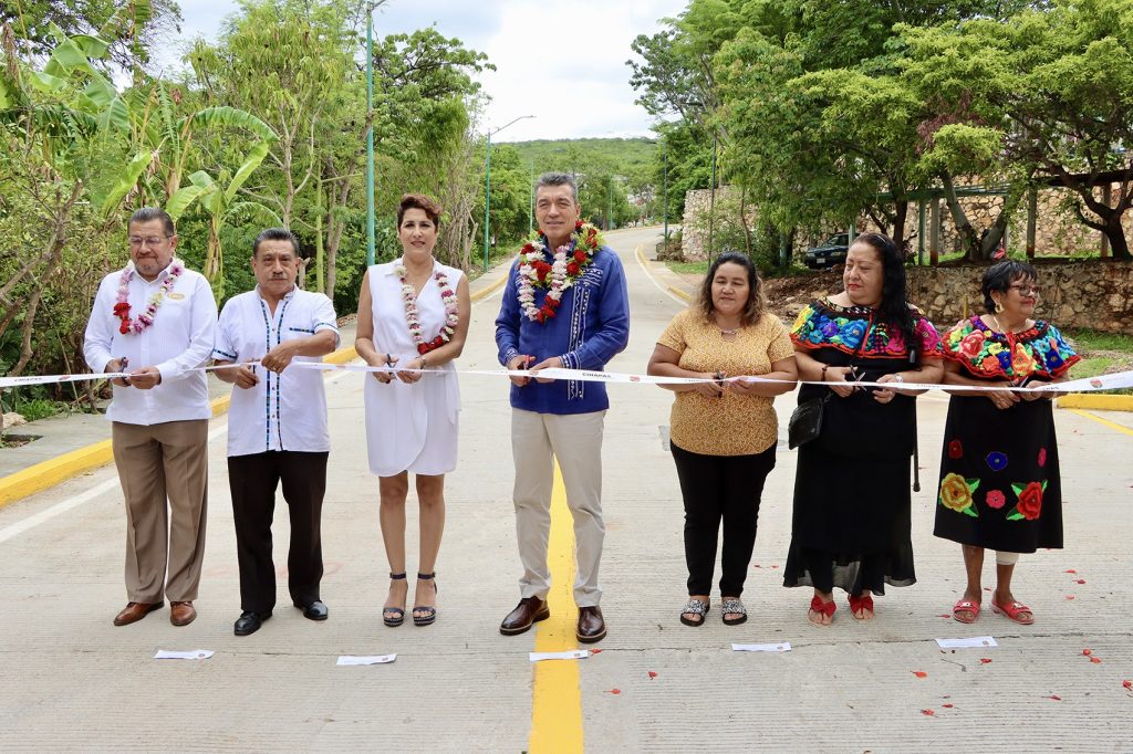 En Tuxtla Gutiérrez, Rutilio Escandón inaugura calles de la colonia Paulino Aguilar