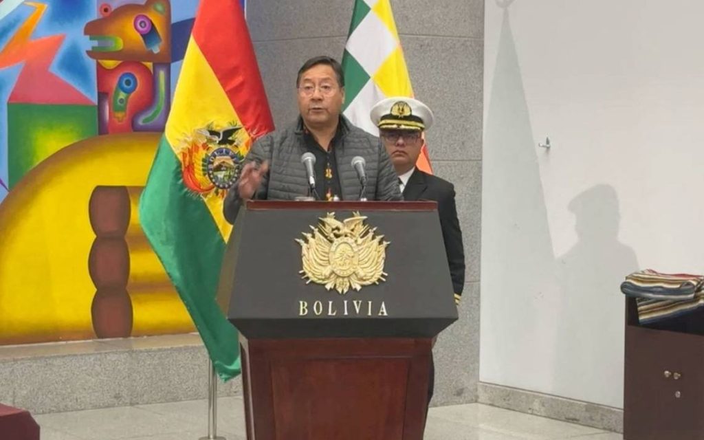 Luis Arce, presidente de Bolivia, toma juramento a nuevos líderes del ejército tras intento de golpe de estado - El Heraldo de Chiapas