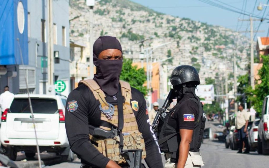 Policías de Kenia y Haití analizan envío de misión multinacional al país caribeño - El Heraldo de Chiapas