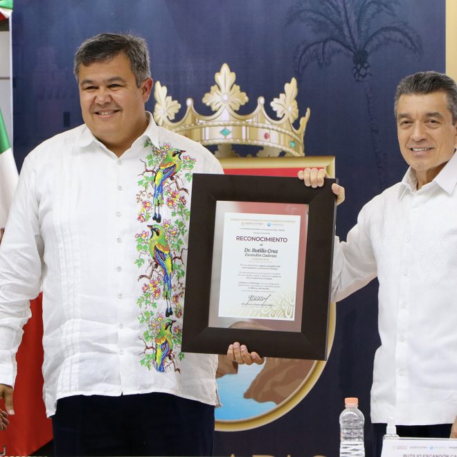 Rutilio Escandón y titular de Conapesca, Octavio Almada, evalúan acciones a favor de la pesca en Chiapas