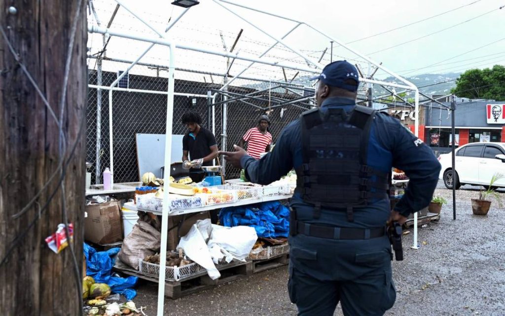 Jamaica mantiene toque de queda por paso de huracán Beryl que sacude al Caribe - El Heraldo de Chiapas